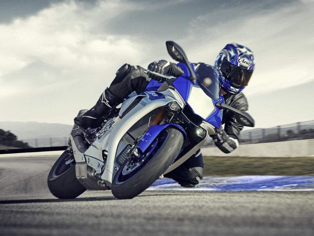 51322-yamaha-yzf-r1-2015%20%284%29.jpg