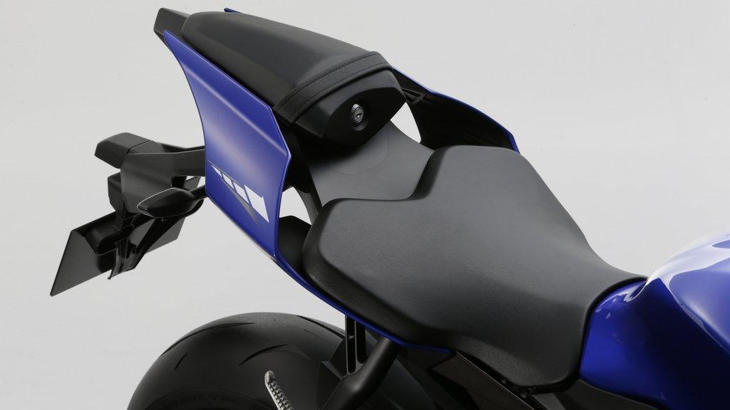 51335-yamaha-yzf-r1-2015%20%2817%29.jpg