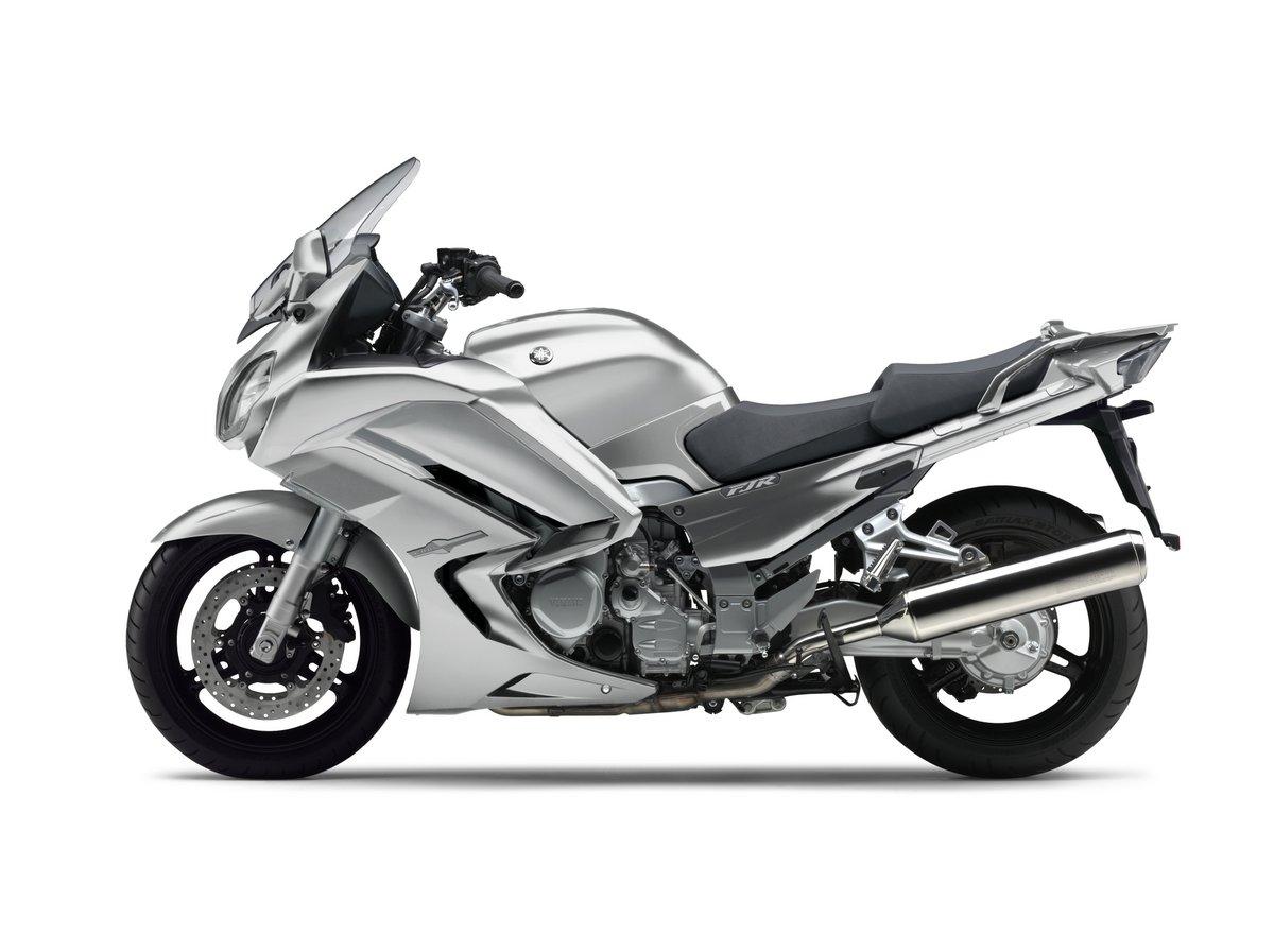 71240-yamaha-fjr-1300-2016%20(5).jpg