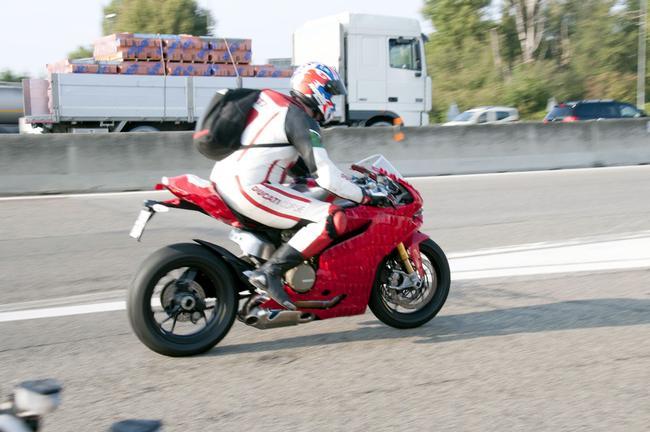 7732-Ducati%201199%20Panigale%203.jpg