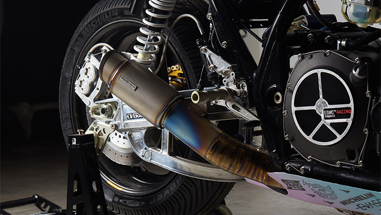 El-Solitario-Yamaha-xjr-1300-big-bad-wolf