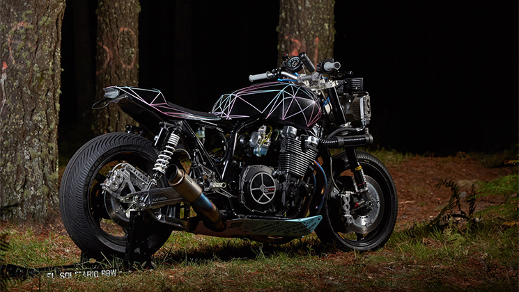 El-Solitario-Yamaha-xjr-1300-big-bad-wolf