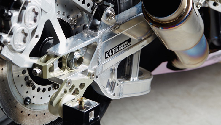 El-Solitario-Yamaha-xjr-1300-big-bad-wolf