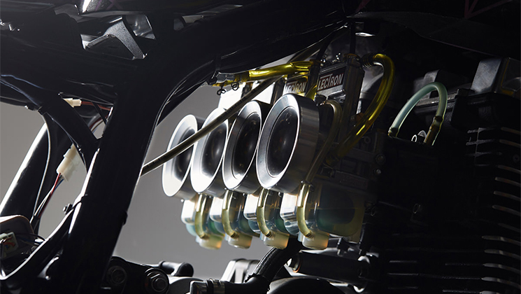 El-Solitario-Yamaha-xjr-1300-big-bad-wolf