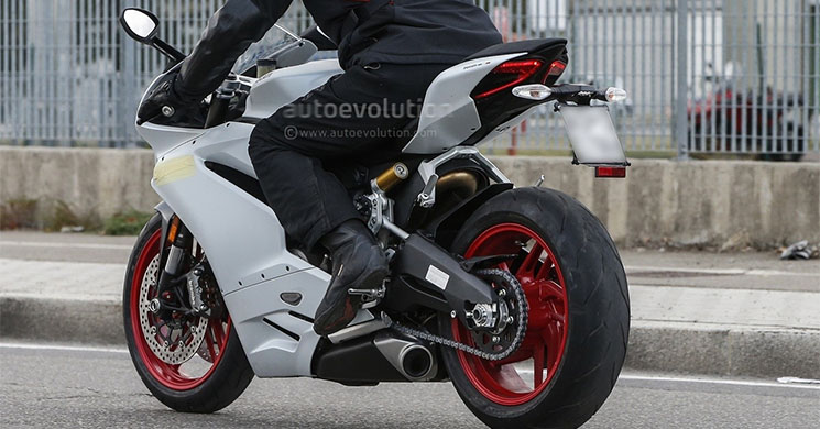 ducati-panigale-959-2016-2.jpg