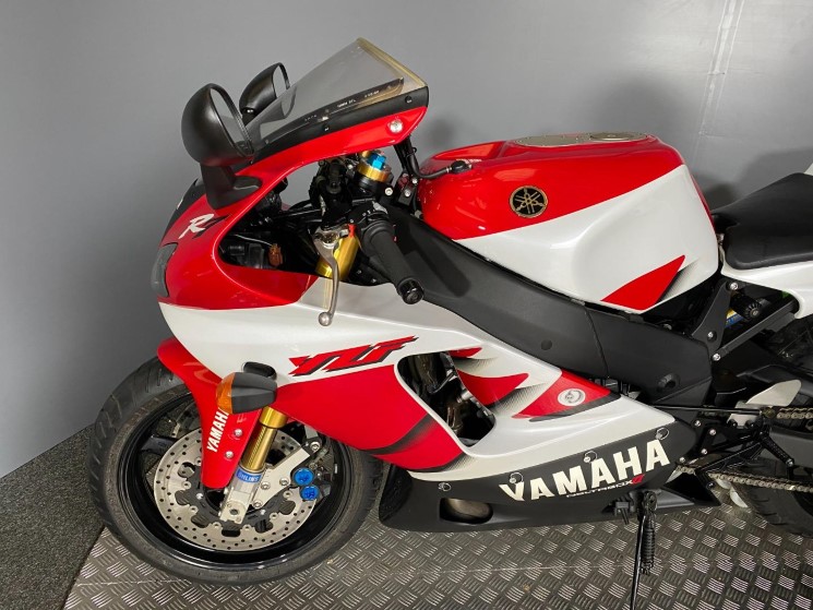 yamaha r7