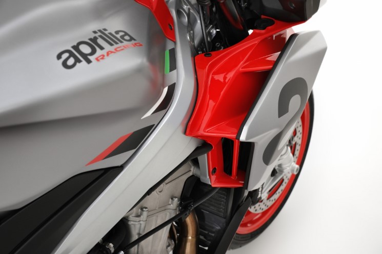 /ApriliaTuono660-2021-6.jpg