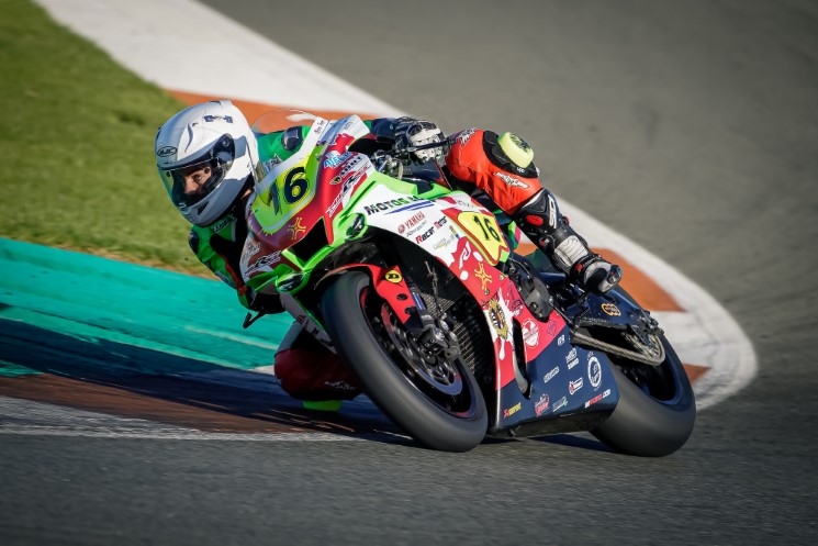 R1 cup