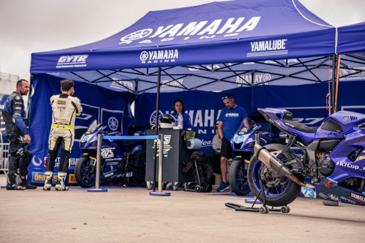 yamaha R7 Cup