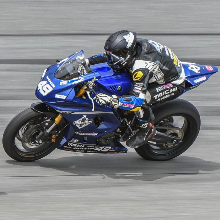 Yamaha R7