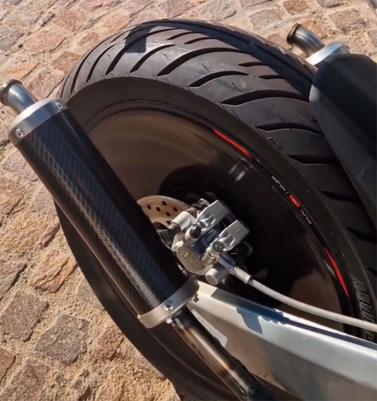 /ApriliaRSV2GP-1.