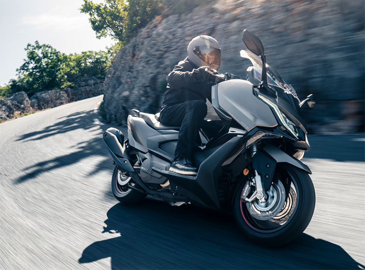 AK550-Premium-Kymco-3.jpg