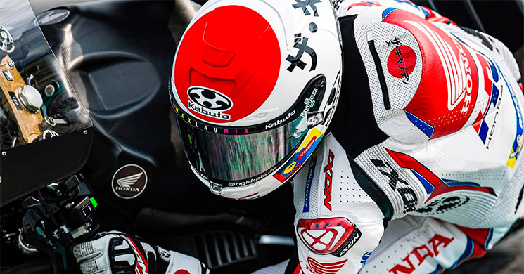 /AleixEspargaro-34566534.jpg