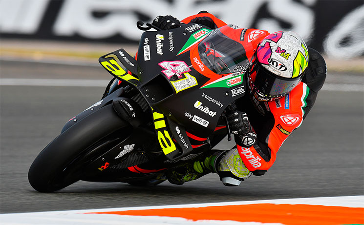 /AleixEspargaro-346346.jpg