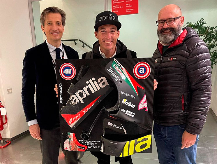 /AleixEspargaro-Regalo-3.jpg