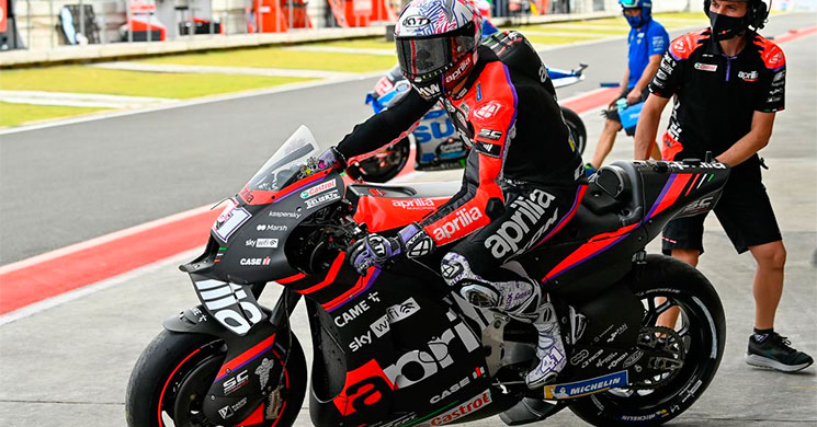 /AleixEspargaro235.jpg