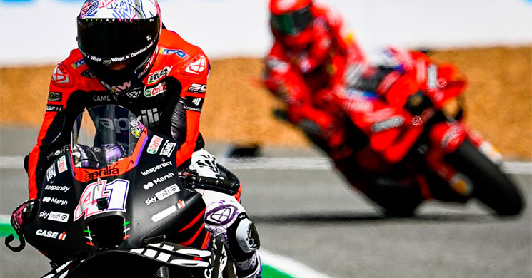 AleixEspargaro243435.jpg