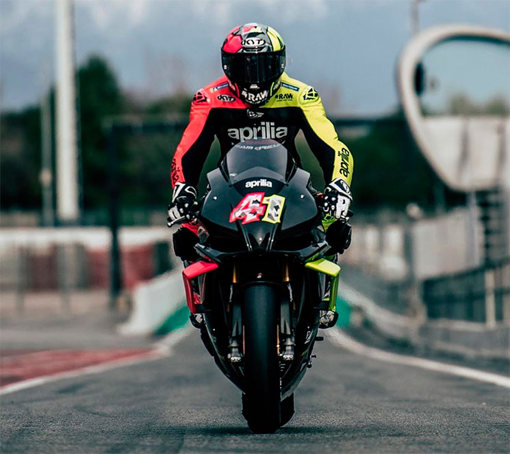 AleixEspargaroApriliaRSV4.jpg