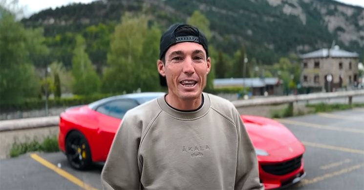 s/AleixEspargaroFerrari1.jpg