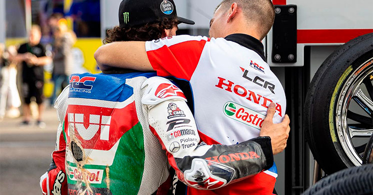 /AlexRins3455343243.jpg