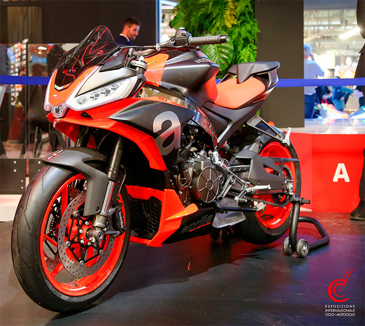 Aprilia-Tuono-660-2.jpg