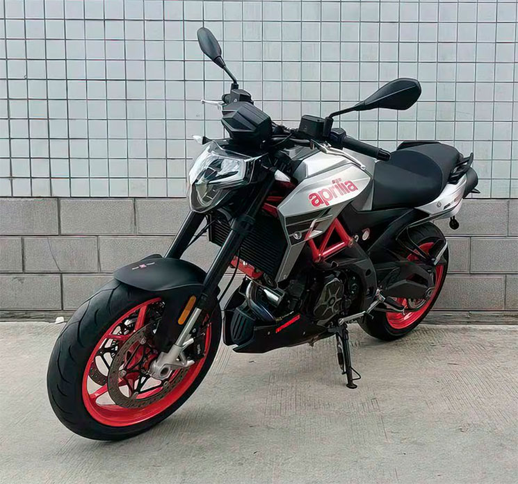 /ApriliaShiver900