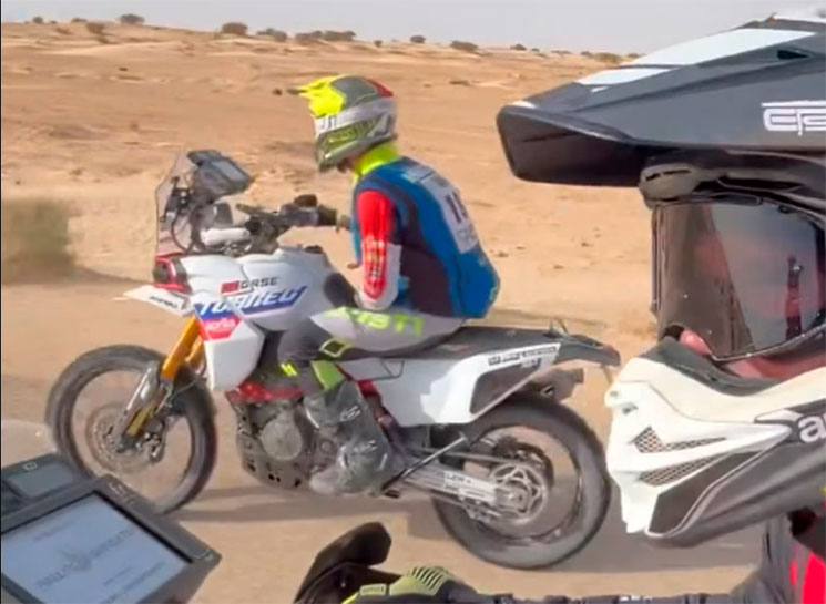 ApriliaTuareg457.jpg