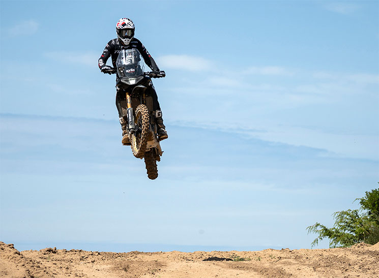 /ApriliaTuaregDakar-2.jpg