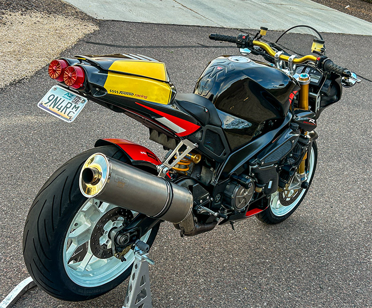 ApriliaTuonoRacing2004