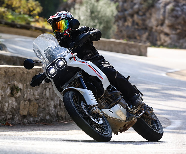 /Arai-Tour-X5-654.jpg