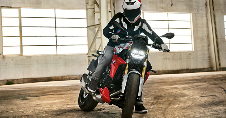 BMW-F900R-2020.jpg