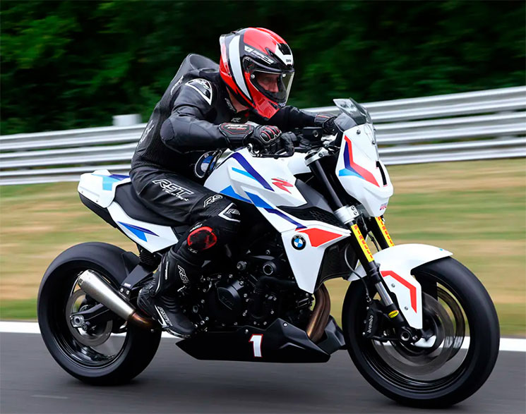 BMW-F900R-Cup.jpg