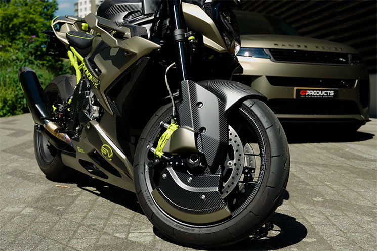 /BMW-M1000R-RangeRover