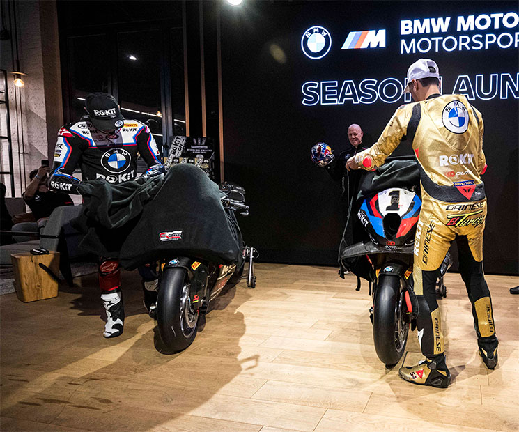 BMW-M1000RR_2025