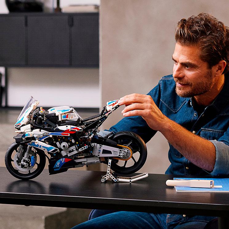/BMW-M1000RR_Lego