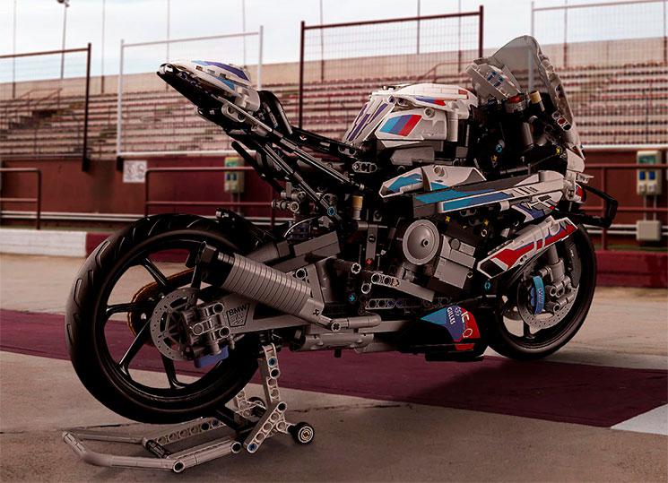 /BMW-M1000RR_Lego