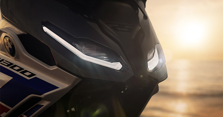 /BMW-R1300RS-2025