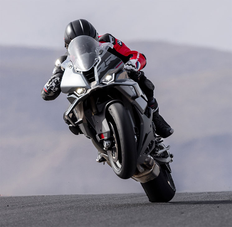 BMW-S1000RR-2025-