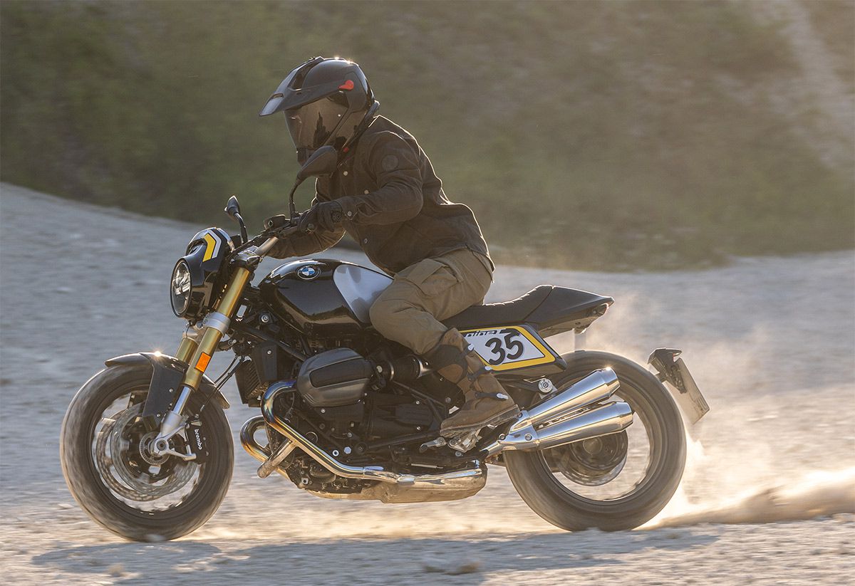BMWR12Tracker