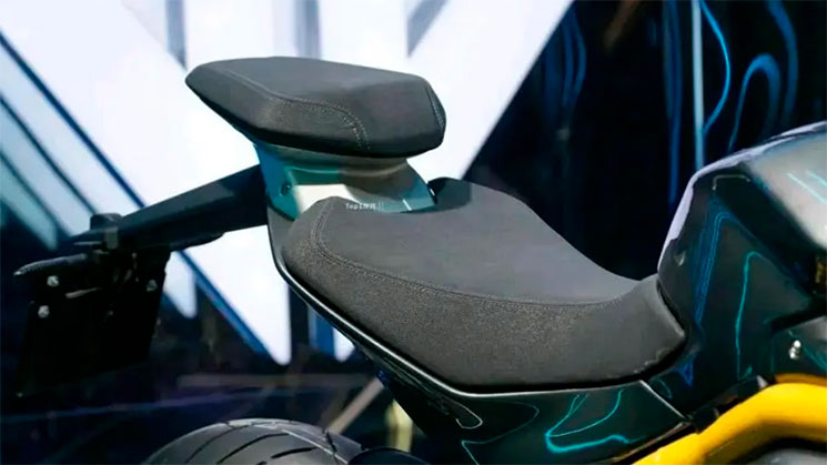 BendaLFR700.jpg