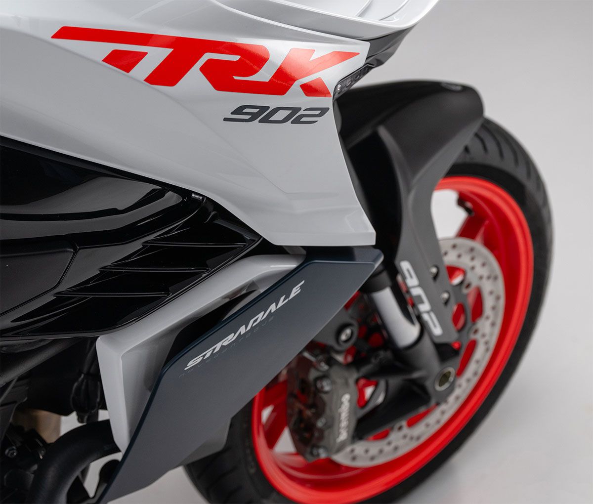 /Benelli-TRK-902-Stradale