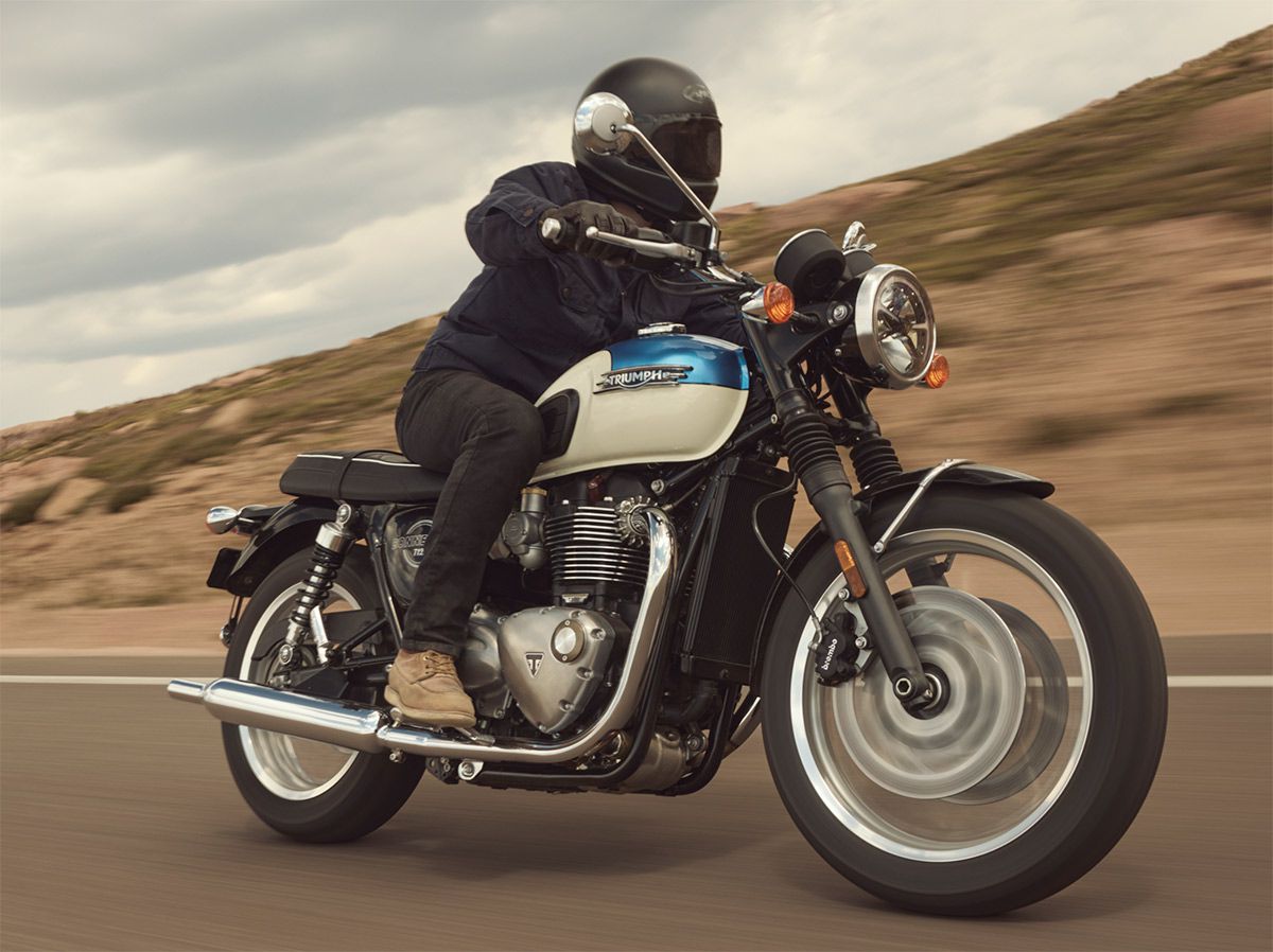 Bonneville-T120-Black