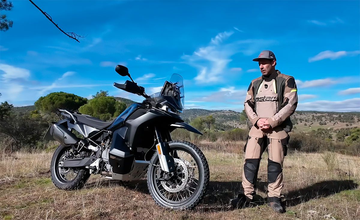 CFMOTO800MTX_compressed