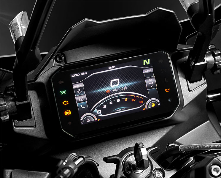 /CFMoto700MT-1.jpg