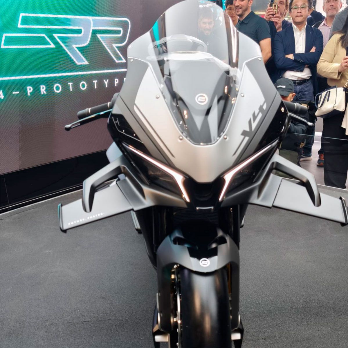 CFMotoSR-RR-V4