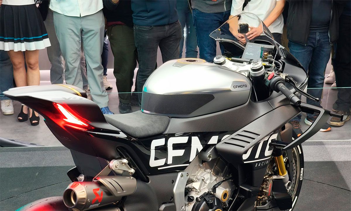 CFMotoSR-RR-V4