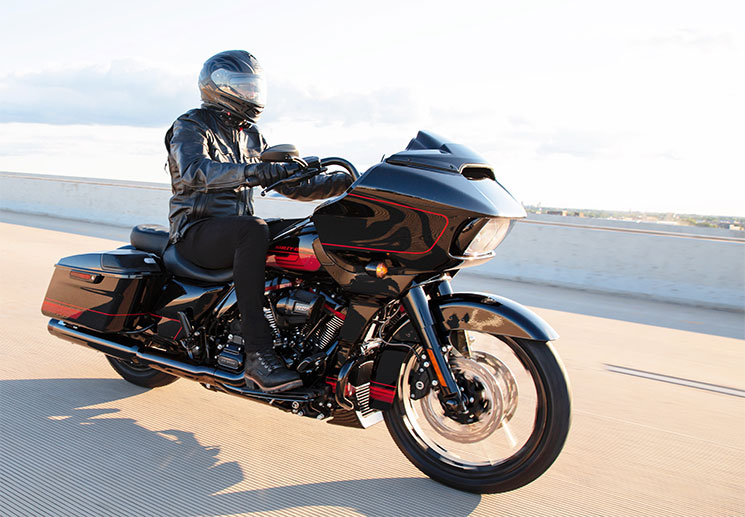 CVO-Road-Glide-2021-2.jpg