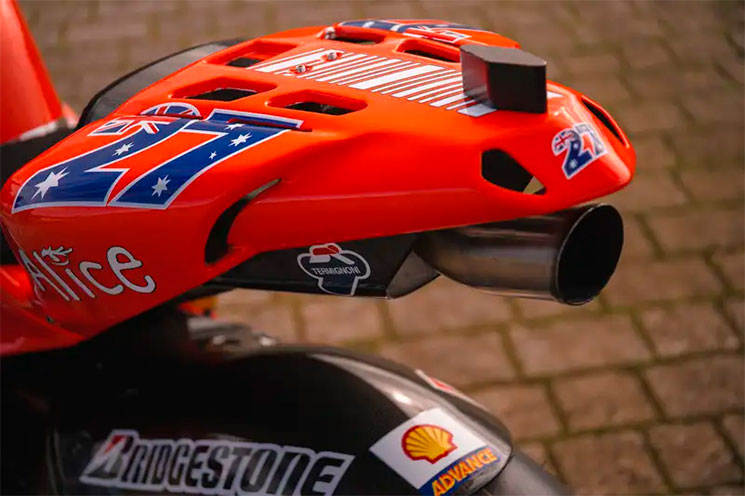 CaseyStoner-Ducati-GP7