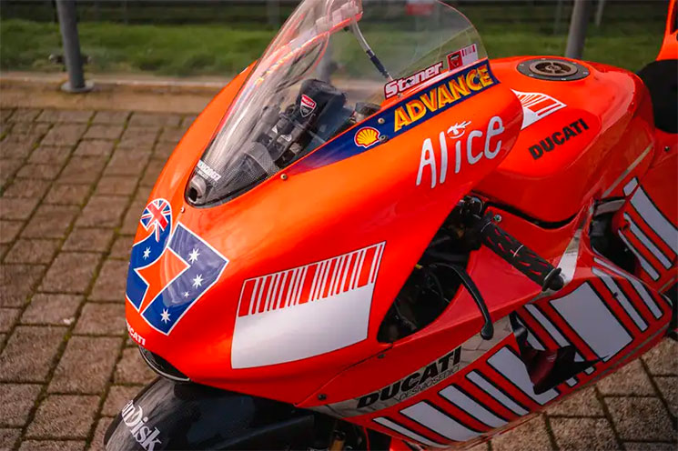 CaseyStoner-Ducati-GP7
