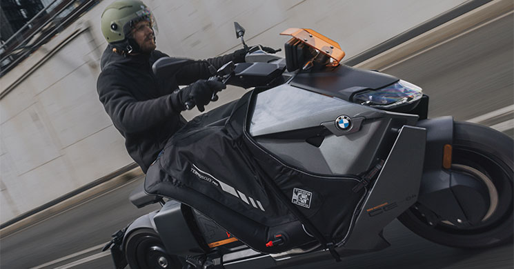 CuberpiernasScooter.jpg